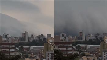 مشهد يحبس الأنفاس.. سحب مخيفة تبتلع مدينة برازيلية بشكل غريب (فيديو)