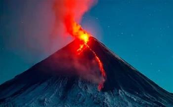 إجلاء سكان في إندونيسيا جراء ثوران بركان بارتفاع 1500 متر