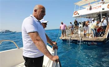 السكرتير العام لمحافظ البحر الأحمر يفتتح مواقع الغوص الجديدة في الغردقة