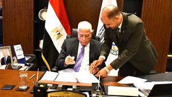 محافظ جنوب سيناء يصدق على 8 قرارات تصالح على مخالفات البناء بمدينة دهب 