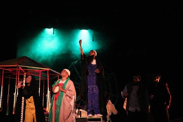 مهرجان الإسكندرية المسرحي الدولي 13| إقبال جماهيري على عرض «رحلة حنظلة» 