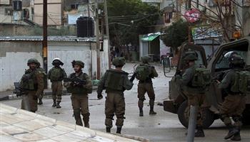 قوات الاحتلال تقتحم بيت دقو ويعتقل أربعة مواطنين