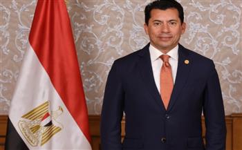 وزير الرياضة يهنئ عبد المنعم الحسيني لانتخابه من الاتحاد الدولي للسلاح