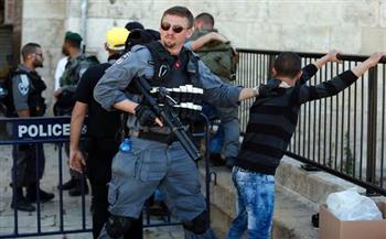 الاحتلال الاسرائيلي يعتقل طفلا قرب باب العمود ويعتدي على المواطنين الفلسطينيين
