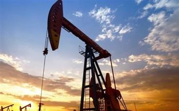 النفط يصعد مدعومًا بتراجع المخزونات الأمريكية