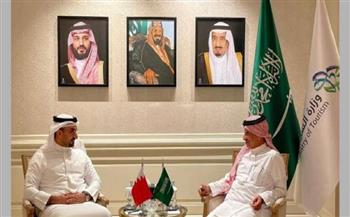 وزير السياحة البحريني يلتقي نظيره السعودي لتعزيز التعاون الثنائي 