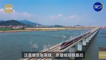 معجزة صينية.. قطار يسير فوق الماء بسرعة 350 كم/س (فيديو)