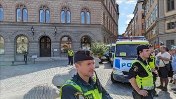 سلوان موميكا يحرق مجددا نسخة من المصحف الشريف في السويد