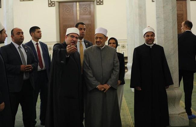 ​وزير الأوقاف يرافق شيخ الأزهر في جولة لتفقد مسجد السيدة نفيسة