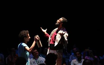مهرجان المسرح التجريبي.. عرض «من أجل الجنة.. إيكاروس» يناقش علاقة الأبناء بالآباء  