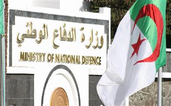 «الدفاع الجزائرية»: إرهابي يسلم نفسه إلى السلطات جنوبي البلاد