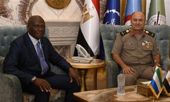 الفريق أسامة عسكر يلتقي مع نائب وزير الدفاع السيراليوني