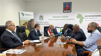 وزير الزراعة يبحث مع وزير الثروة الحيوانية والسمكية التنزاني تعزيز التعاون بين البلدين