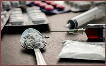  ضبط المتهمين بالترويج لبيبع العقاقير المخدرة عبر  الفيس بوك