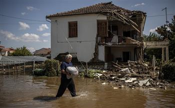 فيضانات اليونان تودي بحياة عشرة مدنيين وسط استمرار عمليات الإغاثة