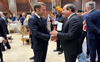 الرئيس السيسي يجري لقاء مع نظيره الفرنسي على هامش قمة العشرين