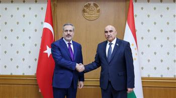 وزيرا الخارجية التركي والطاجيكي يبحثان تعزيز التعاون السياسي والاقتصادي بين البلدين