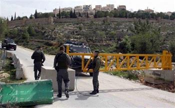 قوات الاحتلال الإسرائيلي تعيق تنقل الفلسطينيين على مدخل قلقيلية