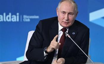 مستشار بوتين السابق: روسيا ترغب في السلام.. ولكن أوكرانيا محتلة من الولايات المتحدة
