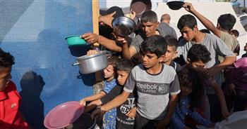 الجارديان: العديد من المناطق في غزة أصبحت تعاني من مجاعة حقيقية 