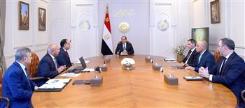 الرئيس السيسي يجتمع مع الرئيس التنفيذي لشركة الخطوط الملاحية الفرنسية CMA CGM
