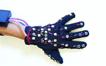 دراسة: «القفاز الذكي» يساعد مرضى السكتة الدماغية على استعادة وظائف اليد