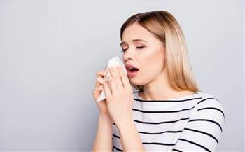 أخصائى حميات تحذر .. تجنب العطس فى اليدين