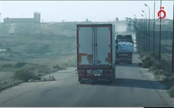 كاميرا القاهرة الإخبارية ترافق دخول شاحنات المساعدات إلى قطاع غزة