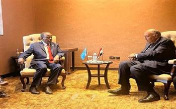 خلال زيارته لأوغندا.. وزير الخارجية يلتقي القائم بأعمال وزير خارجية الصومال