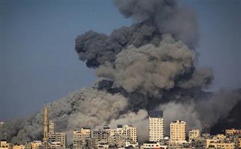غارات إسرائيلية مكثفة وقصف مدفعي على خان يونس وشمال قطاع غزة