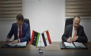 الحكومة الليبية: المقاولون العرب توقع عقدا كبيرا لإعادة إعمار درنة