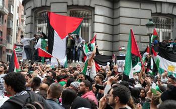 مسيرة جماهيرية داعمة لفلسطين تتجه من باريس إلى بروكسل