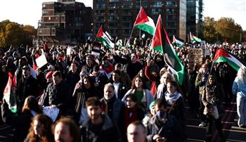 خروج آلاف المتظاهرين في المملكة المتحدة بمسيرات دعمًا لغزة