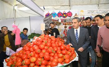 محافظ الغربية يفتتح معرضًا جديدًا لبيع السلع الغذائية بأسعار مخفضة في طنطا