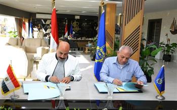 محافظ أسوان يوقع عقد شراكة مع هيئة تنمية الصعيد لإنشاء محطة نقل دولية 