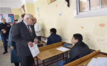 محافظ بورسعيد يتفقد انتظام امتحان الهندسة بمدرسة «عمرو بن العاص» الإعدادية بنين 