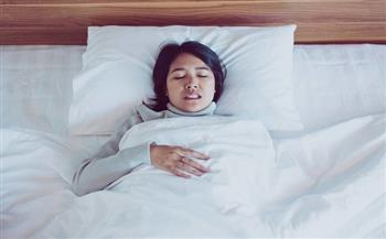  5 أوضاع تساعدك على النوم بعد الولادة القيصرية
