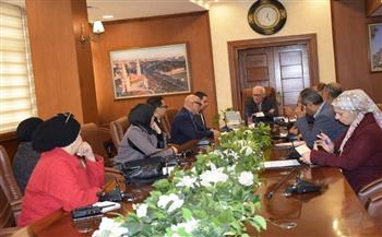 محافظ بورسعيد يلتقي أعضاء لجنة الحفاظ على التراث المعماري