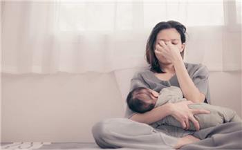 للمرضعات.. 8 نصائح للتعامل مع أرق ما بعد الولادة