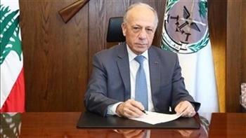 وزير الدفاع اللبناني يؤكد التزام بلاده بالقرارات الدولية وتطلعه إلى حل عادل وشامل بالمنطقة