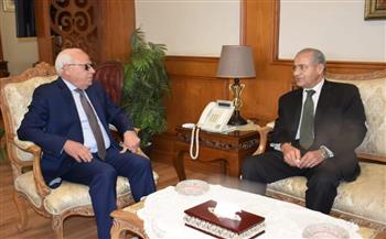 محافظ بورسعيد يستقبل وزير التموين لتفقد الصوامع و المشروعات الصناعية
