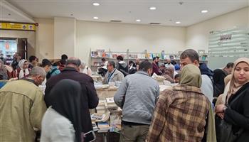معرض القاهرة للكتاب الـ55| الهيئة المصرية العامة للكتاب تقدم كتب تبدأ من نص جنيه للجمهور