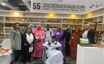 فريق عمل «قومي المرأة» يزور الجناح المخصص لحلايب وشلاتين بمعرض الكتاب
