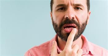 أبرزها التدخين والتقدم في العمر.. تعرف على أسباب جفاف الفم