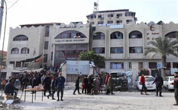 الاحتلال الاسرائيلي يقتحم ساحة مستشفى الأمل في غزة وسط إطلاق النار