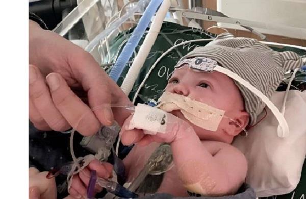 جراحة تاريخية  .. نجاح أول عملية زرع قلب جزئية في العالم
