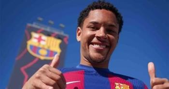 برشلونة يقدم لاعبه الجديد للجماهير والإعلام غدًا