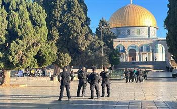 إجراءات الاحتلال تحول دون تمكن آلاف المصلين من الوصول للمسجد الأقصى