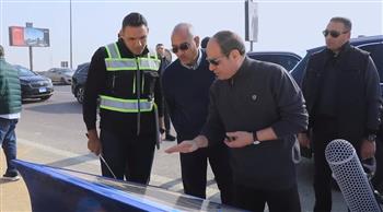 فيديو| تفاصيل زيارة الرئيس السيسي لمشروعات الطرق والمحاور بالقاهرة الجديدة