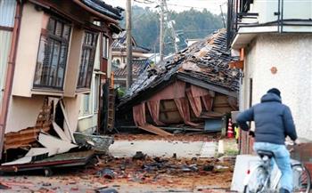 العثور على شخص حي في منزل دمره الزلزال في اليابان